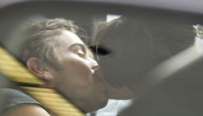 Chace_Crawford_Ashley_Green_Beijo2