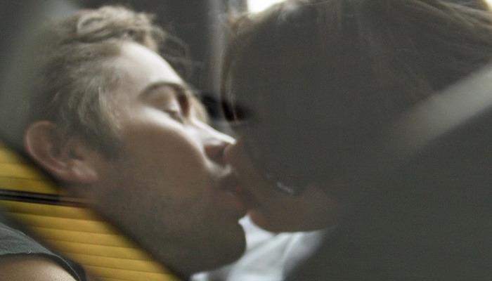 Chace_Crawford_Ashley_Green_Beijo4