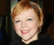 Emily_Bergl_pe