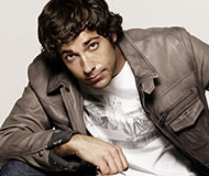 Zachary_Levi_peq