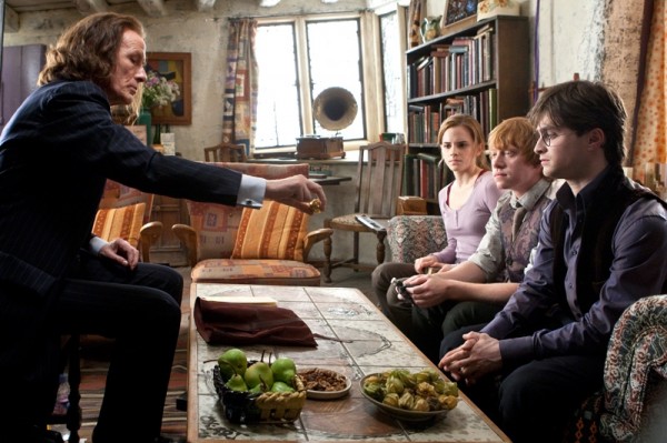 harry_potter_and_the_deathly_hallows_part_1_movie_image_nighy_01-600x399